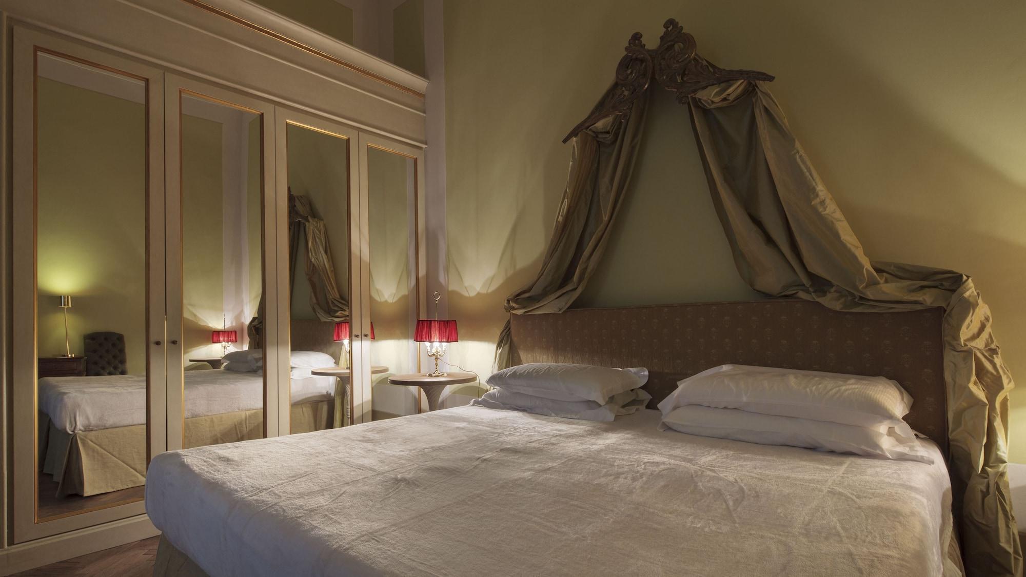 Al Palazzo Del Marchese Di Camugliano Residenza D'epoca 4* Florenz
