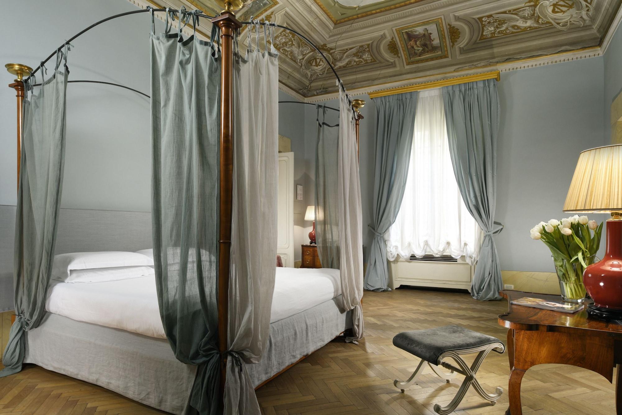 Hotel Al Palazzo Del Marchese Di Camugliano Residenza D'epoca 4*