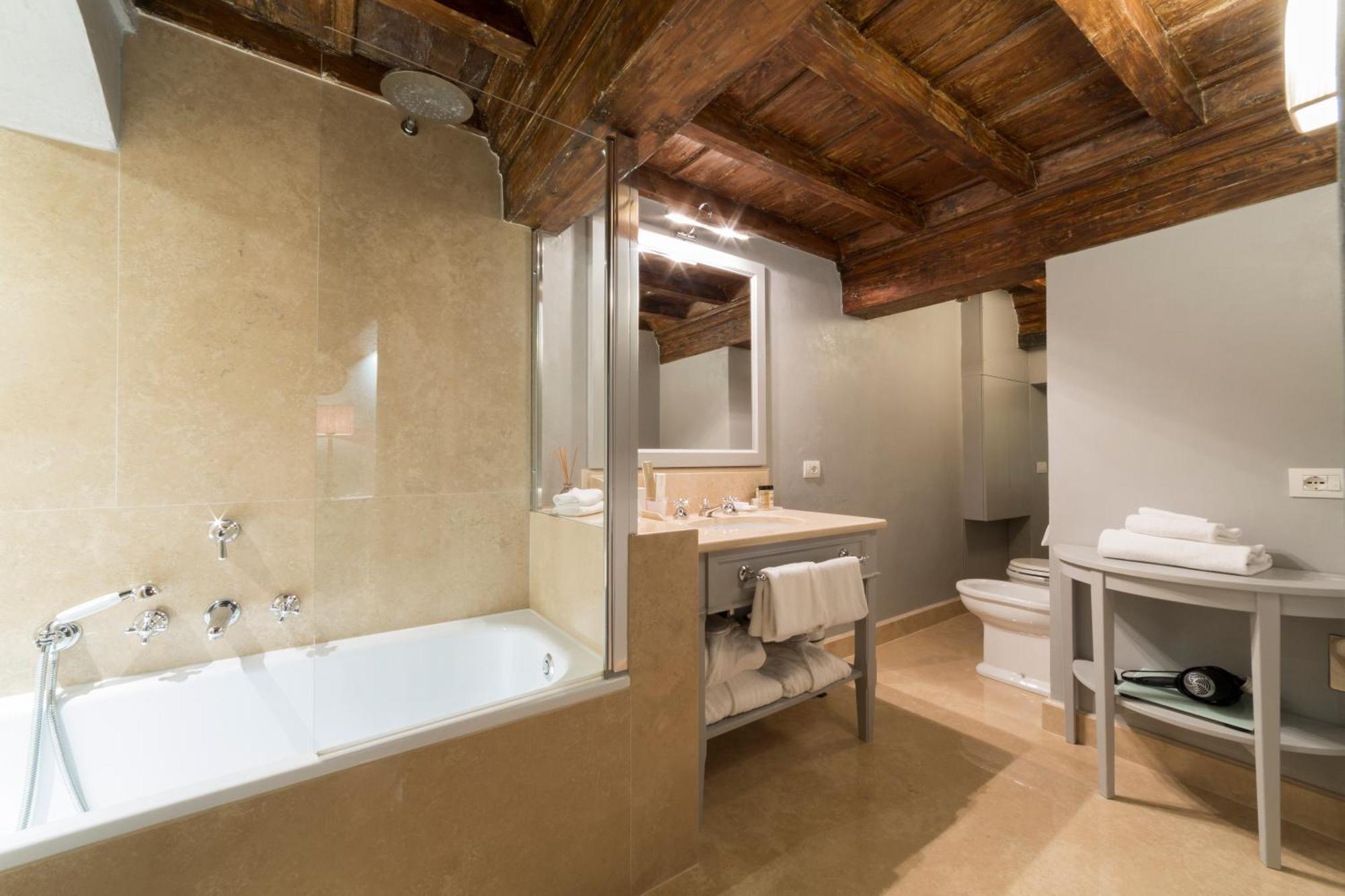 Al Palazzo Del Marchese Di Camugliano Residenza D'epoca Hotel
