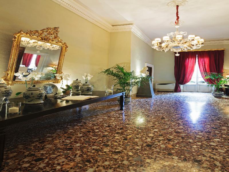 Hotel Al Palazzo Del Marchese Di Camugliano Residenza D'epoca Florenz